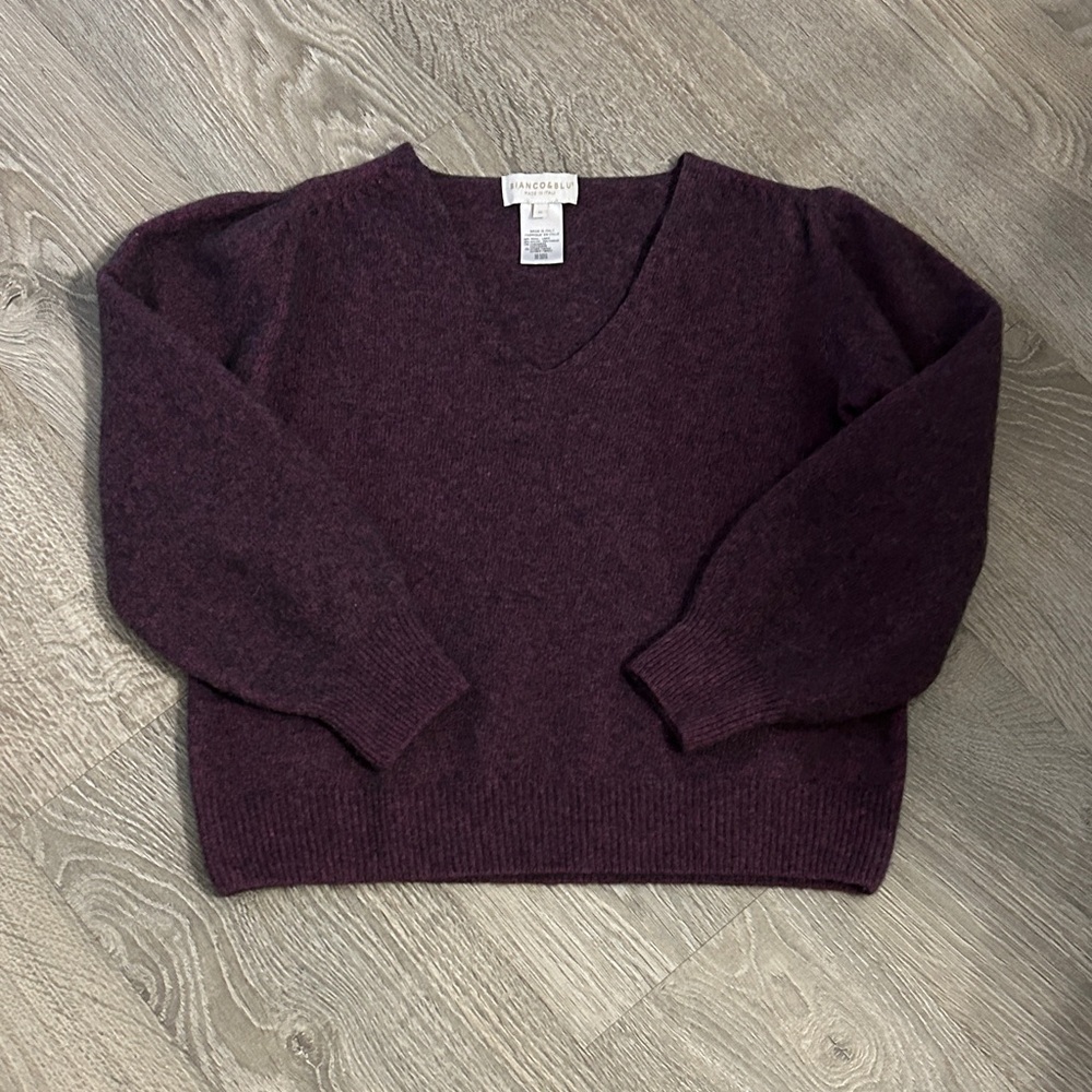 Bianco& Blu Women's Deep Purple V-Neck Sweater size M